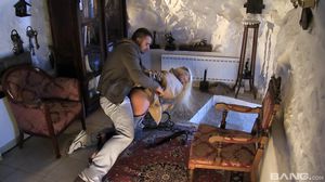 Laura Crystal - Private Blockbusters 8: Smuggling Sexpedition