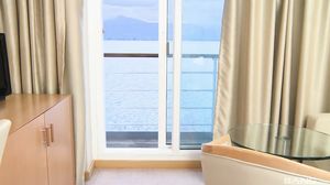 Bijou Gets All Dolled Up For Her Hotel Session