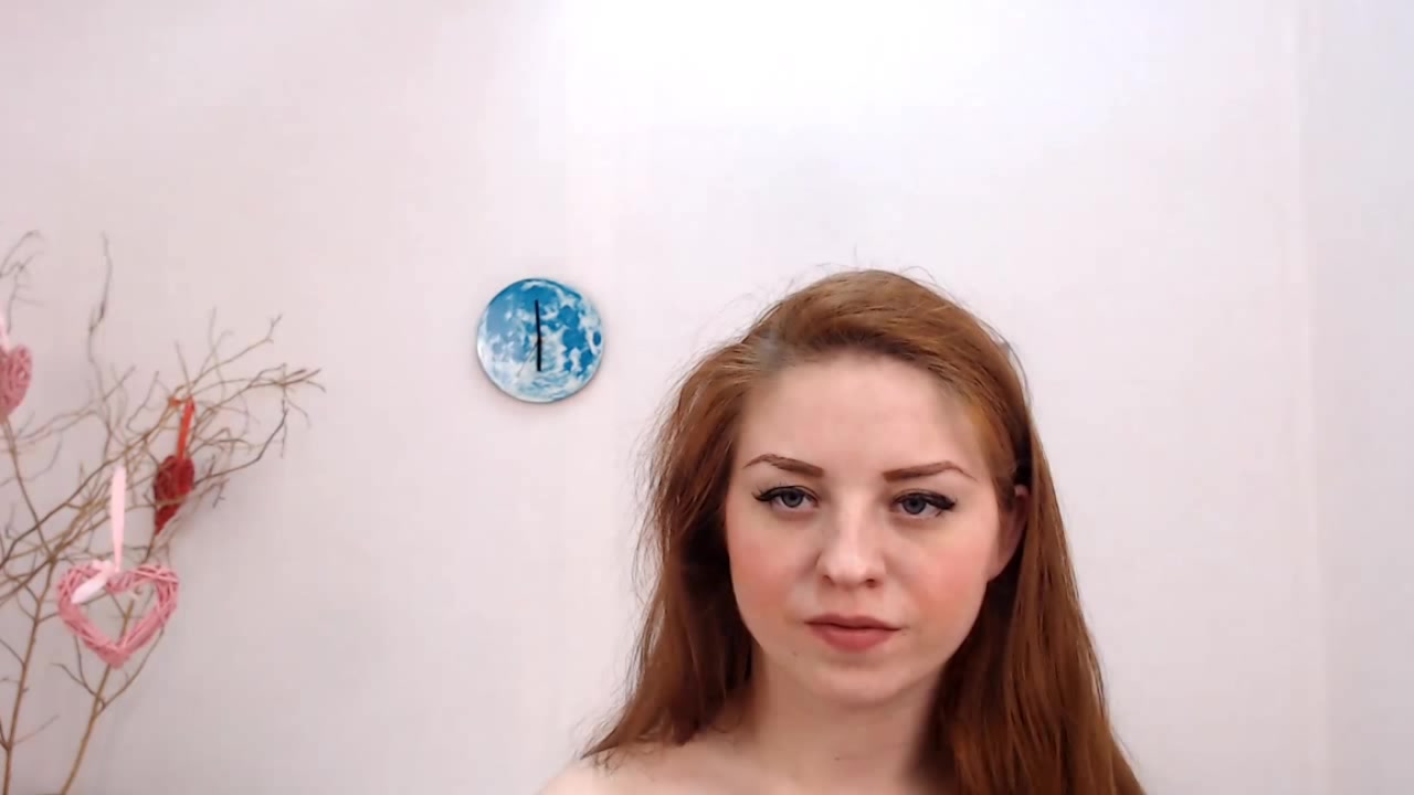 Perfect Brunette Gives Peeks And Performance