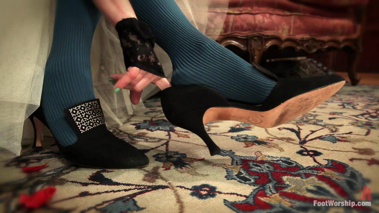 Footworship - Penny Pax - Maitresse Madeline - Let Them