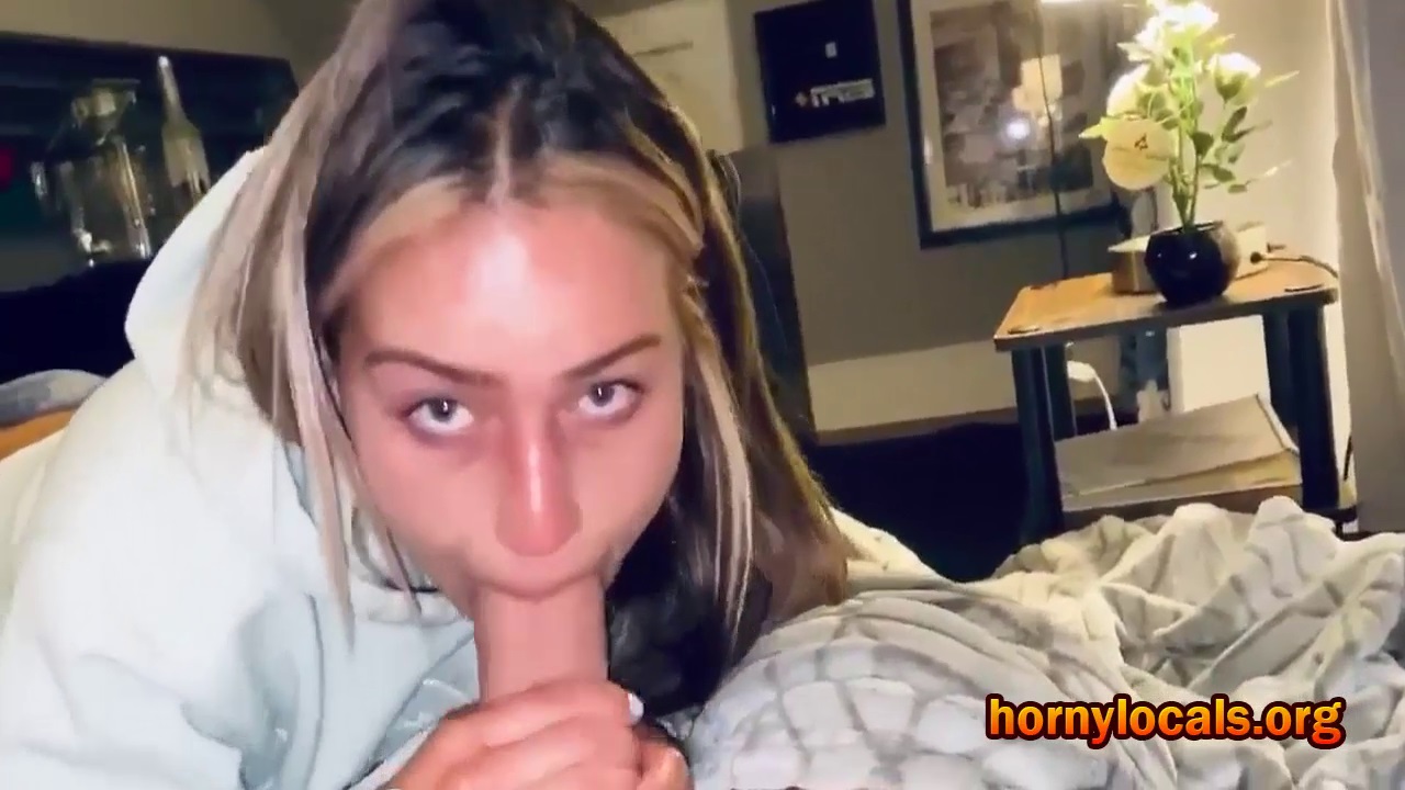 My Sister Gives Me an Excellent Blowjob