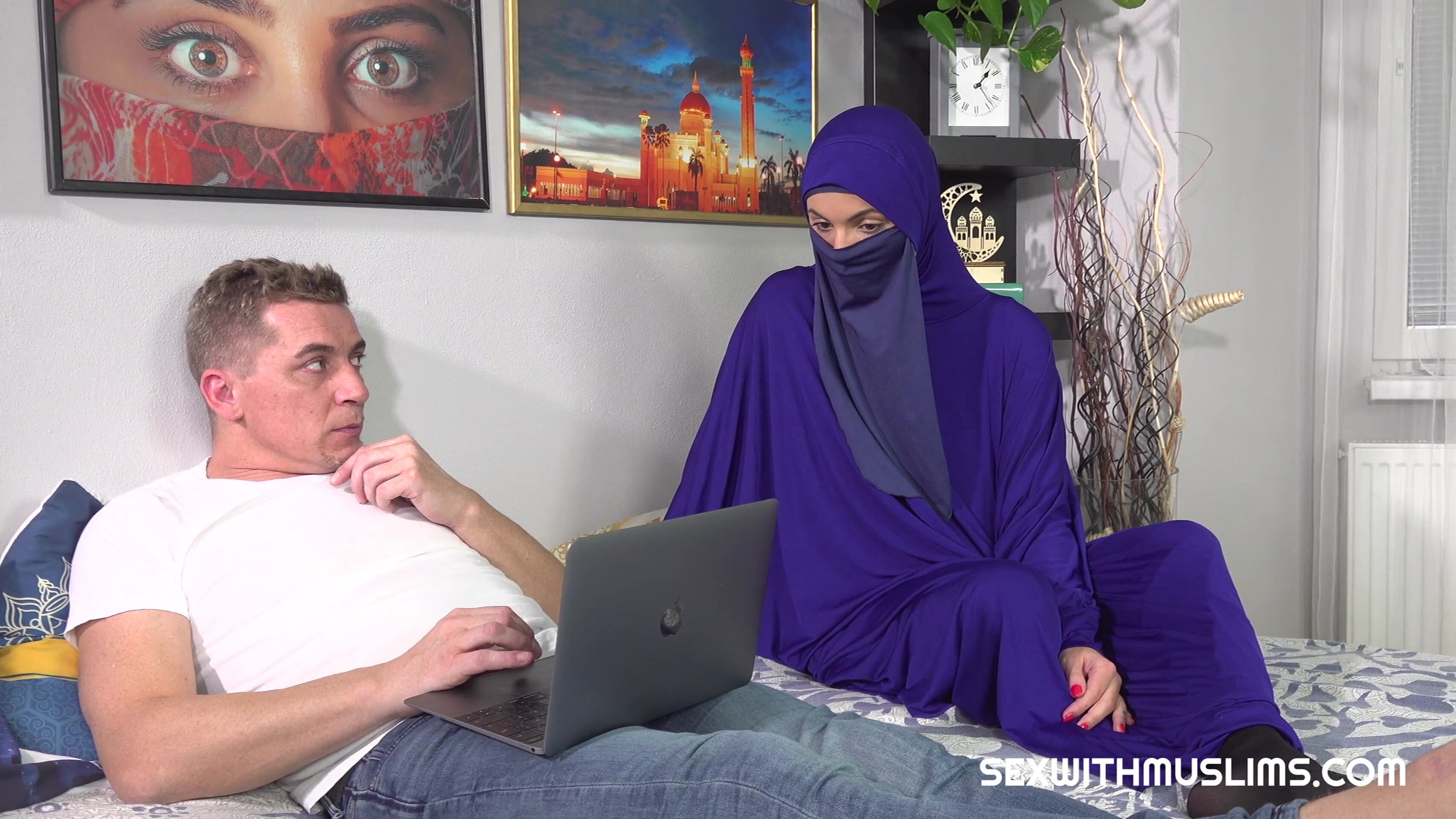 Burka Sex Video Download - Vanessa Decker Niqab Babe Likes It Hard