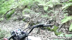 HouseWifeKelly - Country Cock Suckin