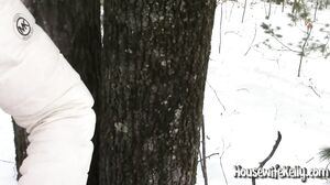 HouseWifeKelly - Blowin While Its Snowin