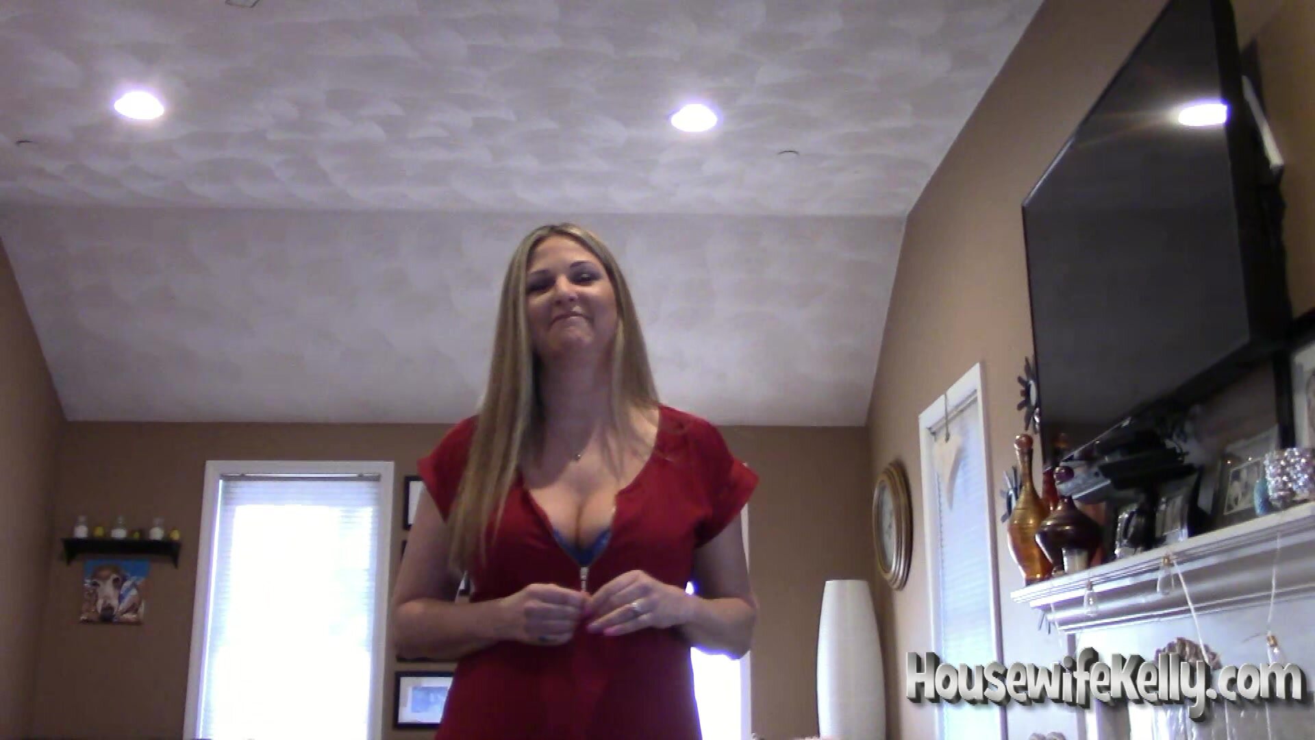 HouseWifeKelly - Spank You Very Much