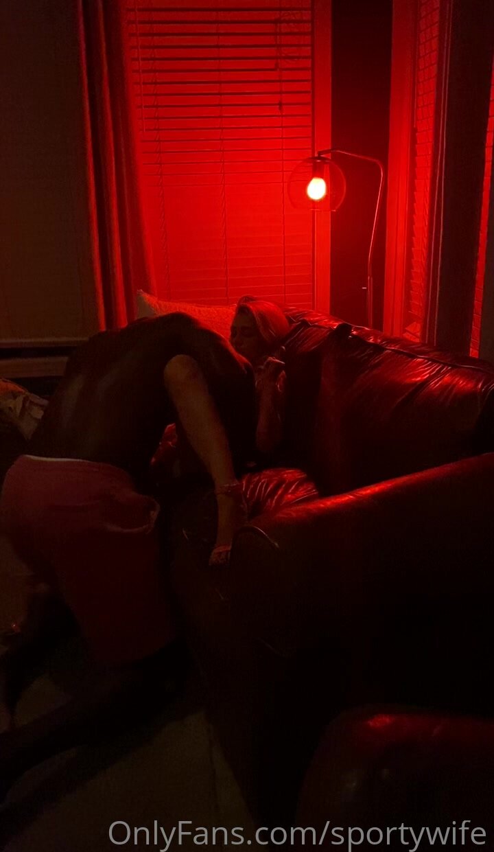 Hottie Wife Late Night With Her Bull
