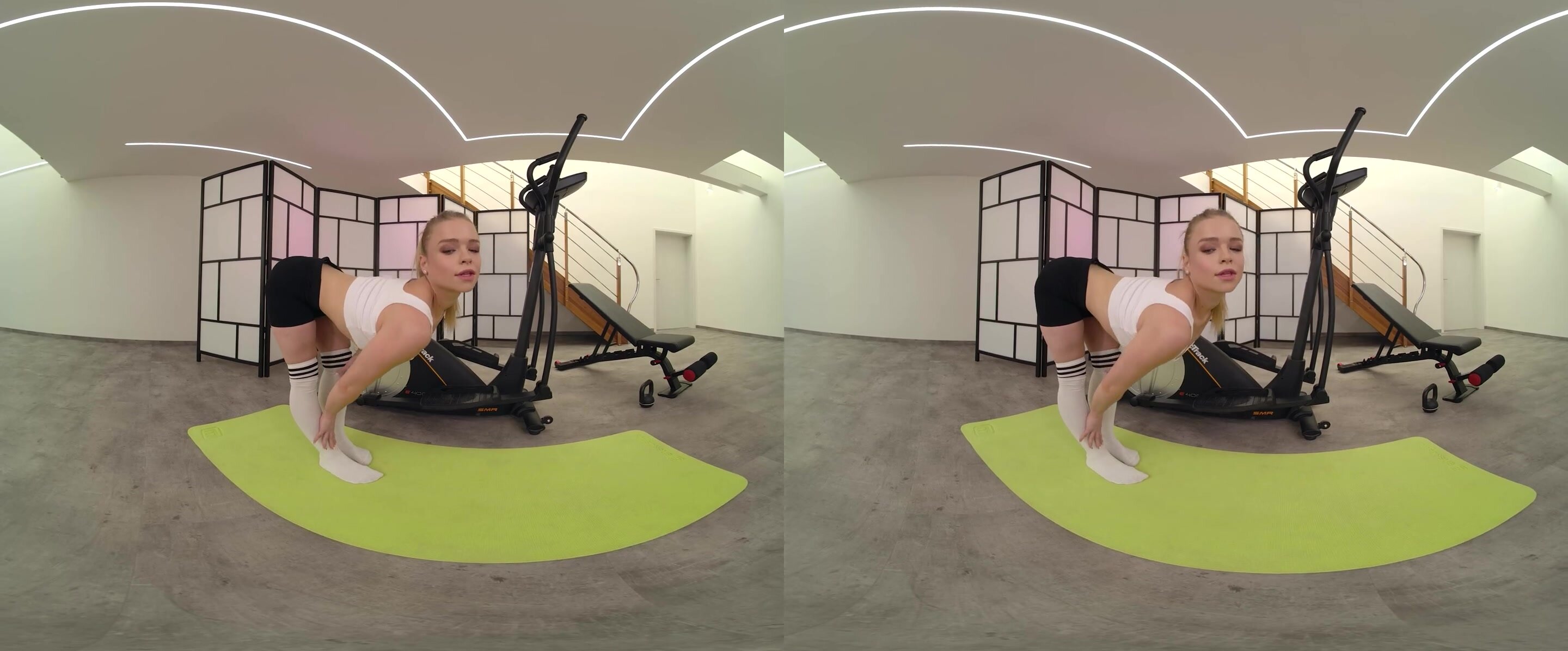 Alexa Flexy - Flexible Anal in the Gym
