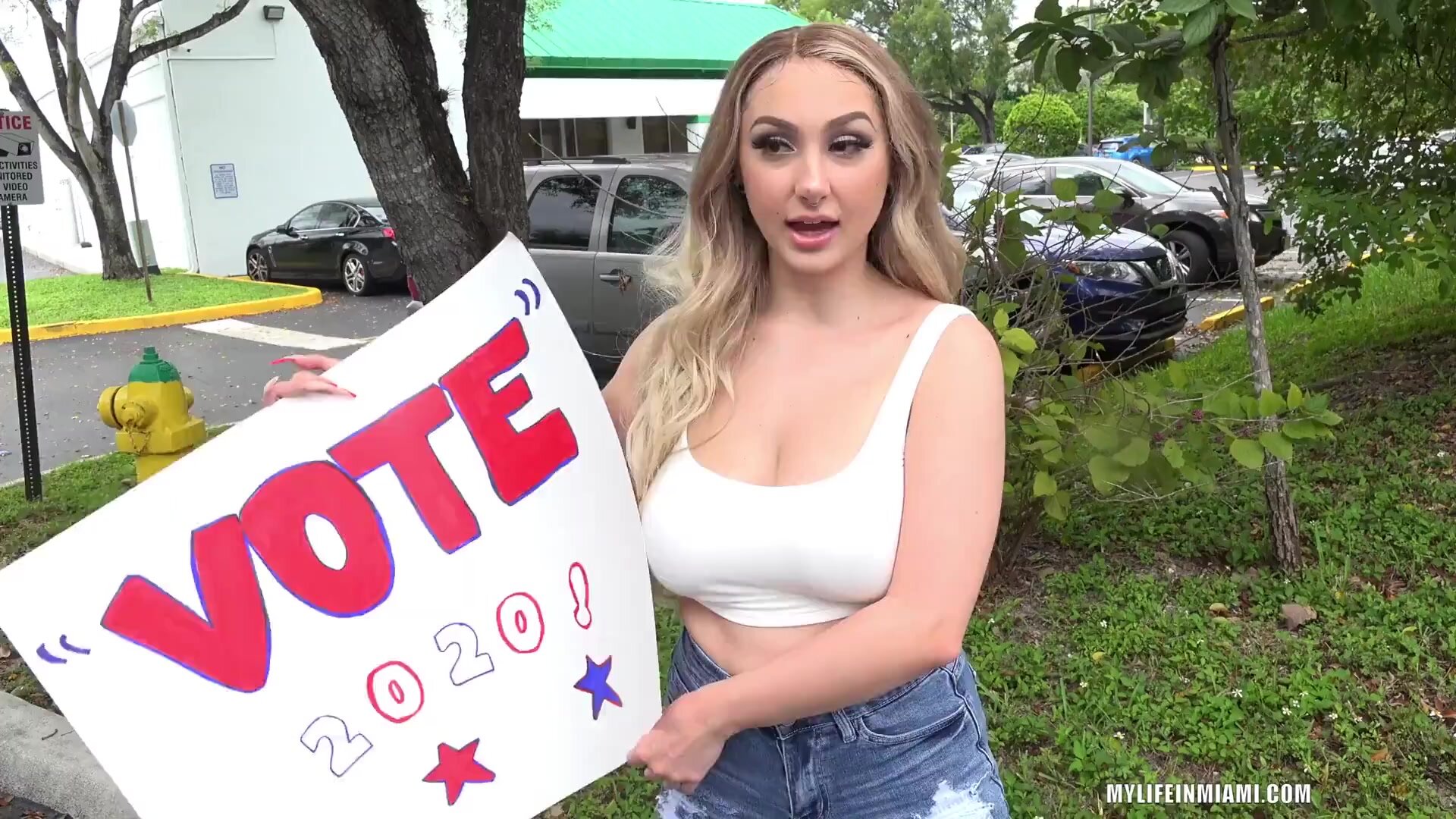 Skylar Vox Wants You To Vote! in HD