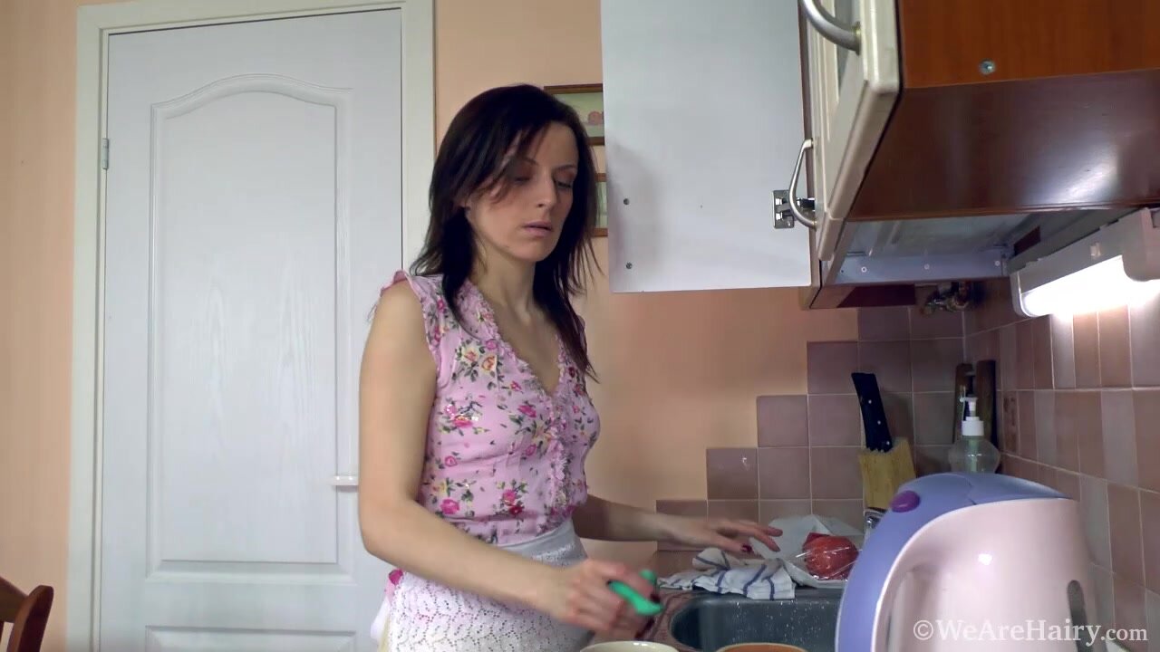 WeAreHairy - Ginger Alice - Kitchen Solo