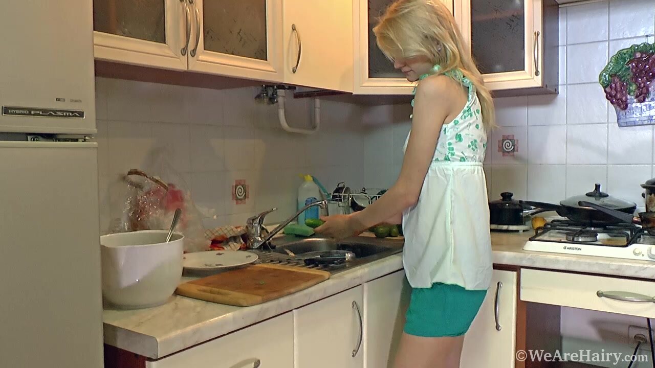 WeAreHairy - Kira S - Kitchen Cooking