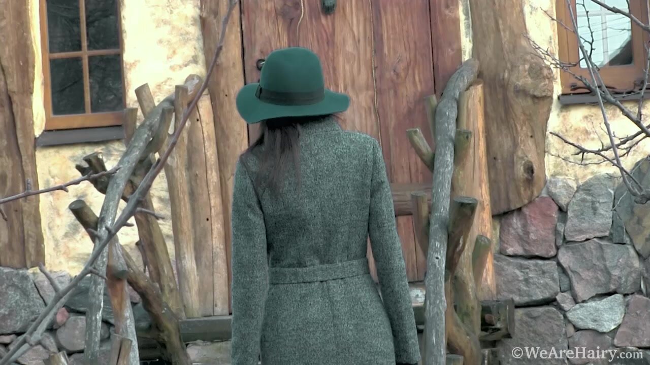 WeAreHairy - Maia - Green Hat Grey Coat