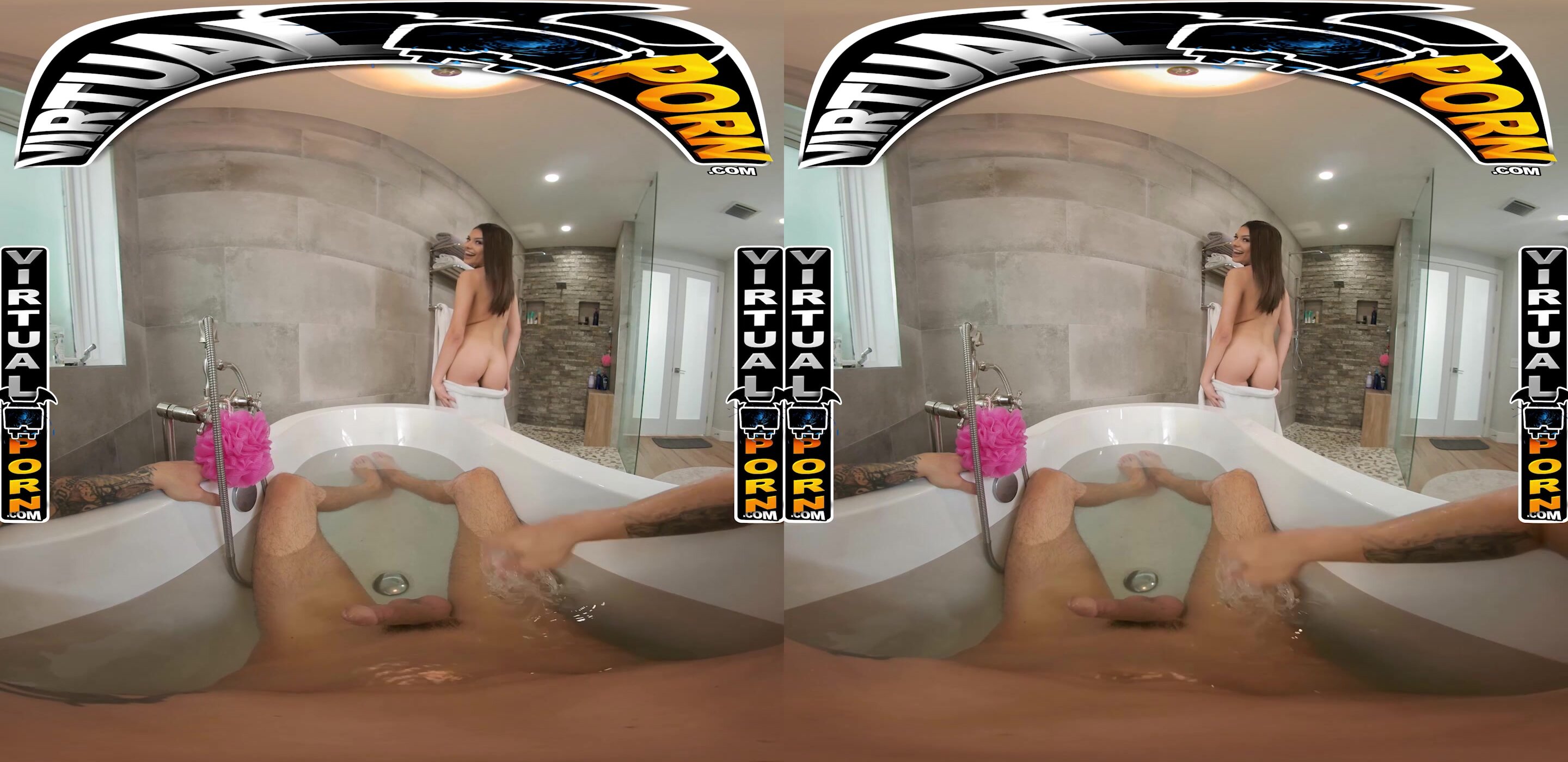 Reyna DeLaCruz - VR Bathtime Fuck