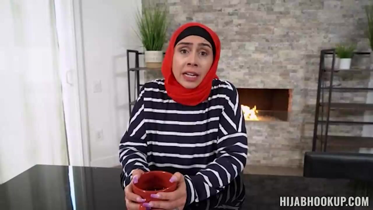 Hijab Stepmom Learns How To Pleasure