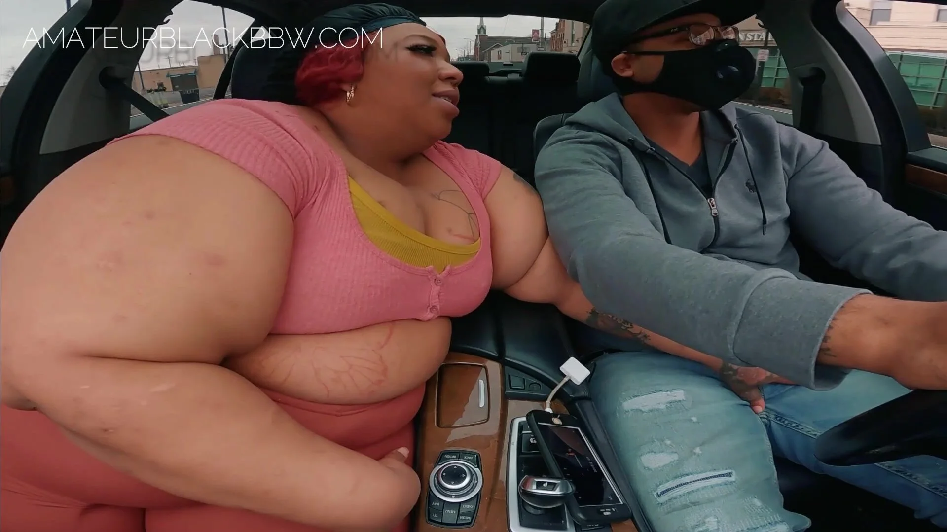 Honey hips gets it in a parking garage | Porntrex.co...