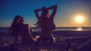 Kelly Madison & Eva Notty - Sensuous Sunset