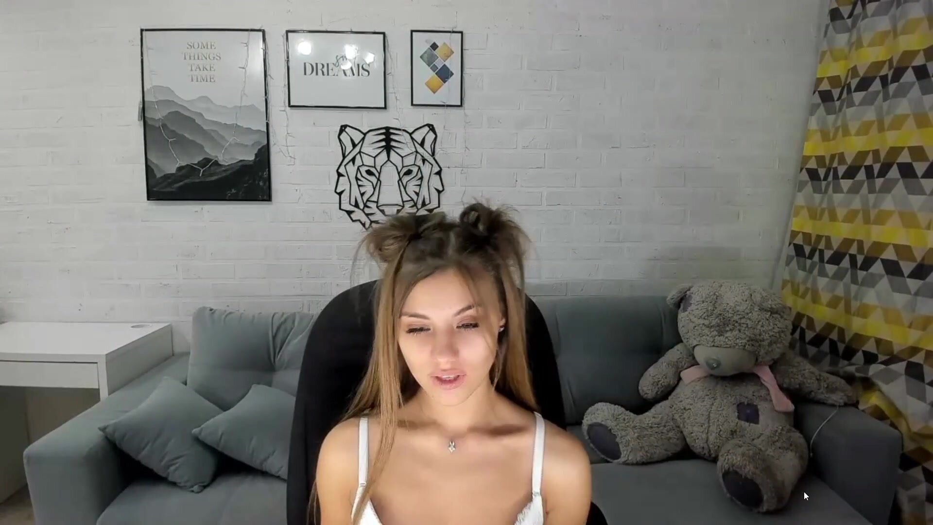 Sexy Paaulina showing her sexy tits