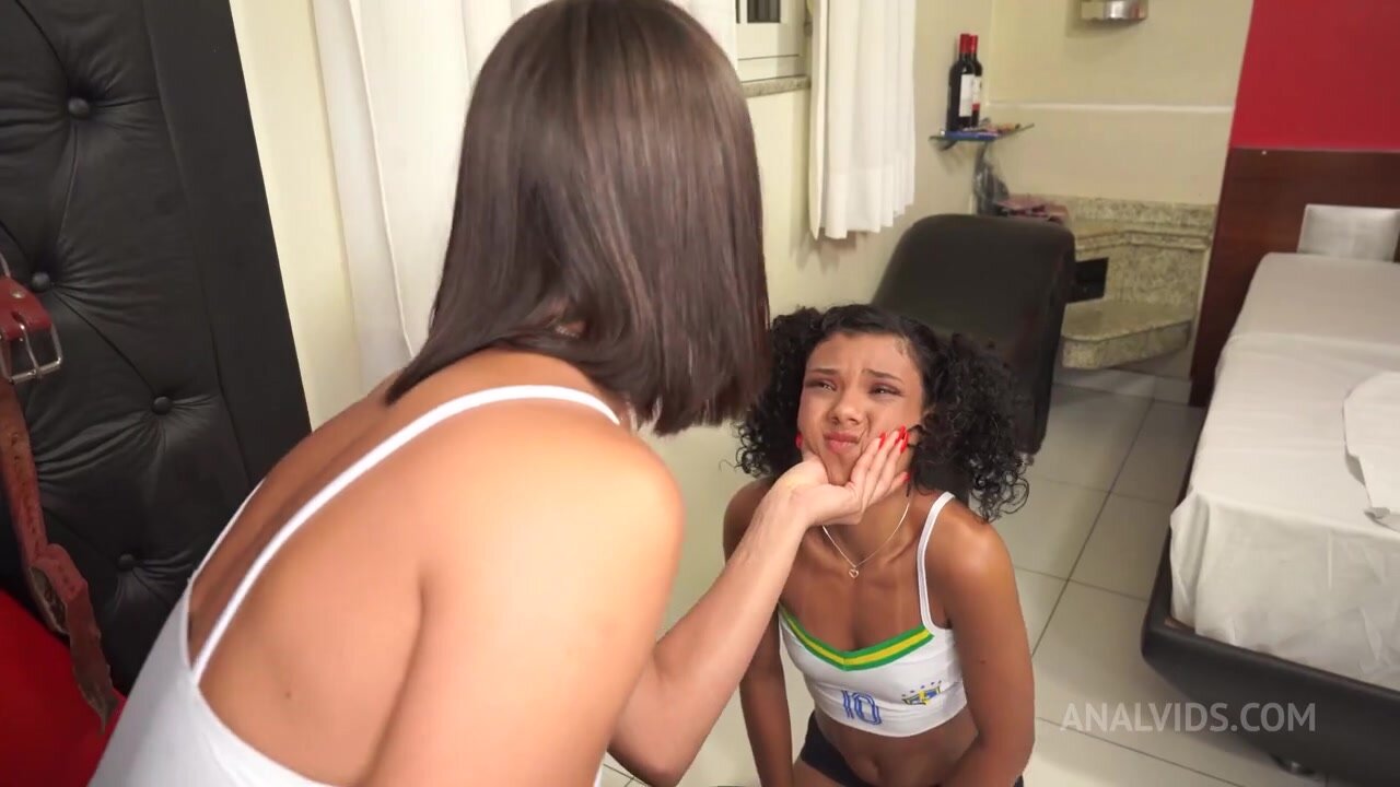 Cute Brazilian Debora ANDRADE cheats and gets fucked on World Cup day 2022 (DP, anal, spit, gapes, ATM) OB096