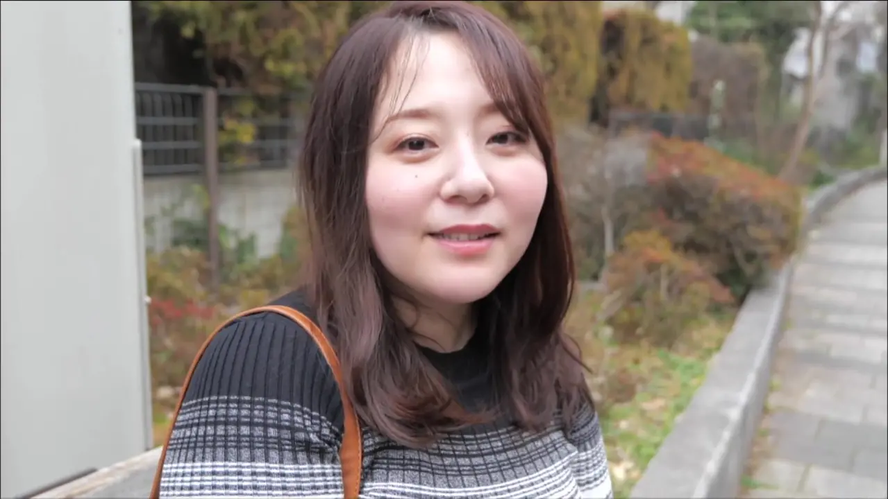 NINE-074 A Married Woman With Frustrated J-Cup Top-C...