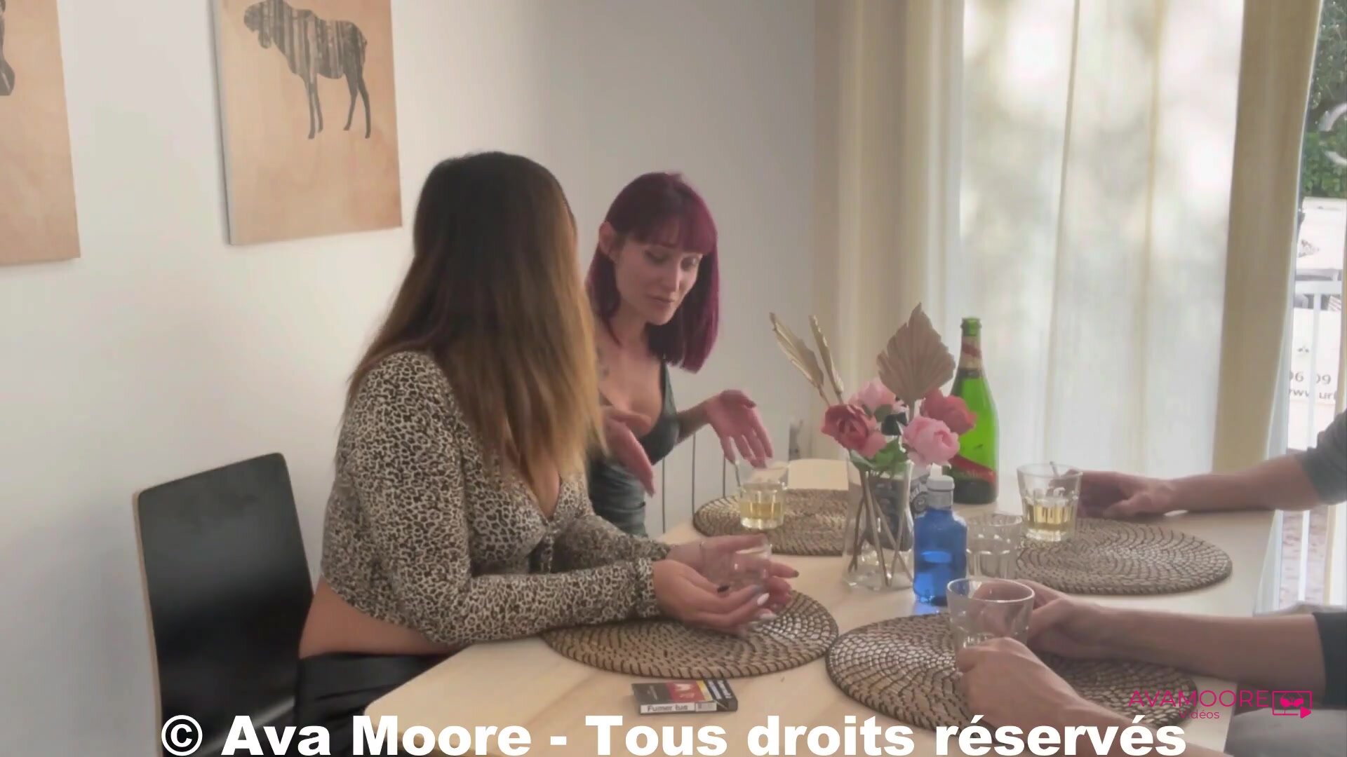Ava Moore - Un apero derape en baise FRENCH