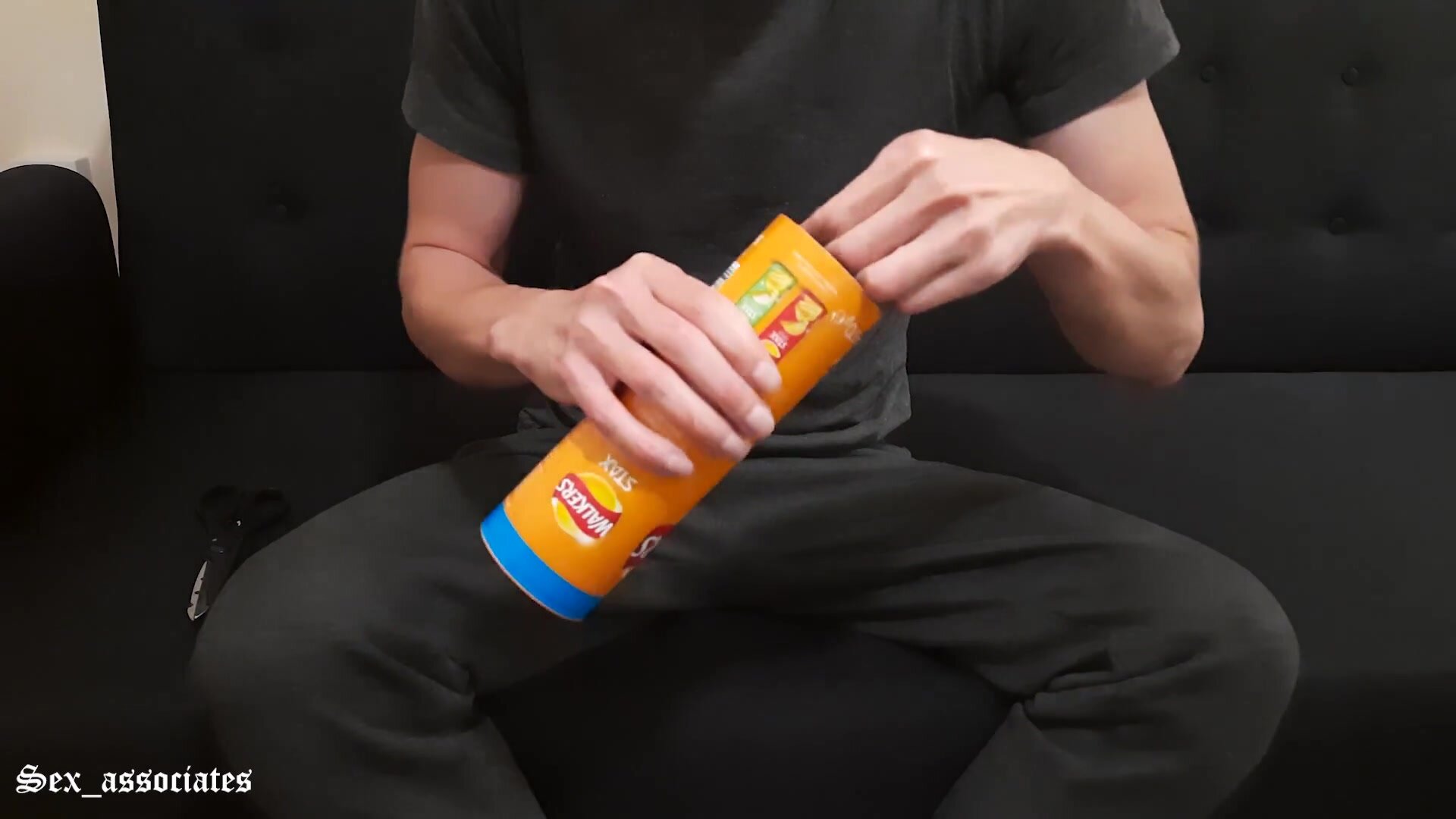 Sex_Associates - Prank with the Pringles can or how to trick (fool) your girlfriend. Step by step guide (instruction)