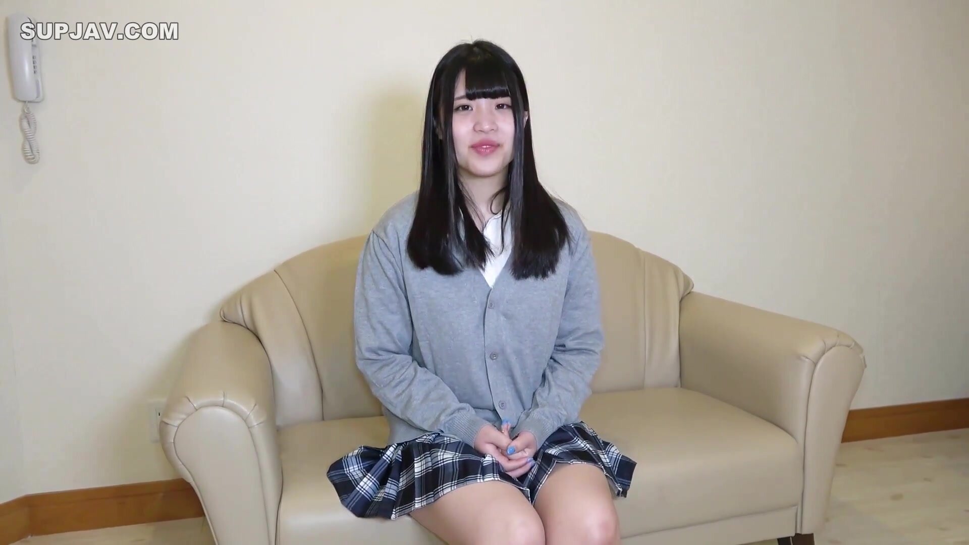 That original idol wore the uniform costume of the time! It’s been a long time since I’ve felt like an uncle’s cock♡ I was so excited by her cute appearance that I ended up having vaginal cum shot twice♡ *Review bonus/High quality version