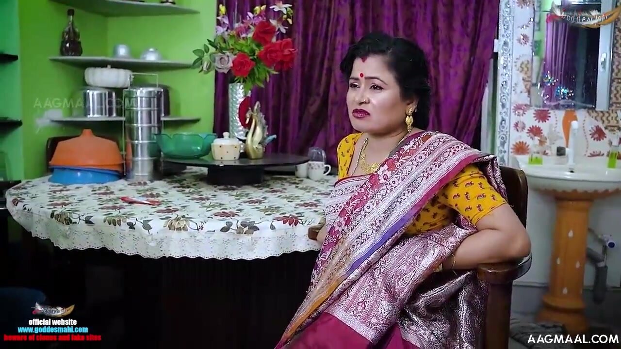 Desi Housewife Uncut (2024) GoddesMahi Hindi Hot Short Film