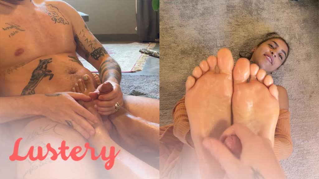 Sexy Amateur Gives Amazing Foot Job - Lustery