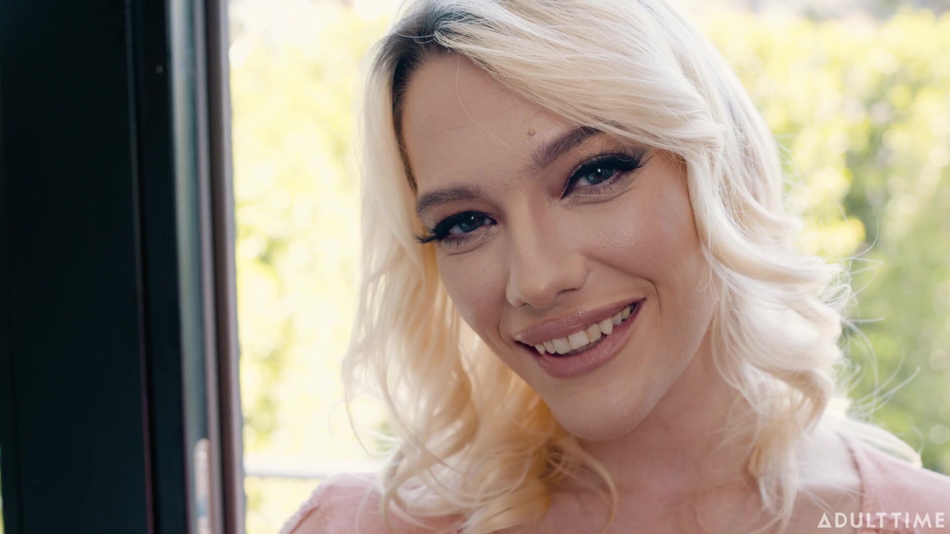 AdultTime - Kenna James Up Close With Kenna James