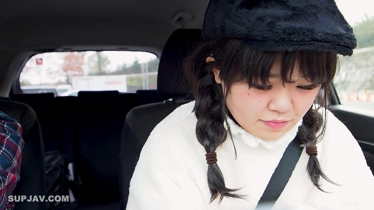 Kayo and I went on a one-day trip to a hot spring…We masturbated and blew each other in the open-air bath…On the way back to the car, we gave her a blowjob oral and a big blowjob cleaning! Kayo Chapter 4 [Foreign Version