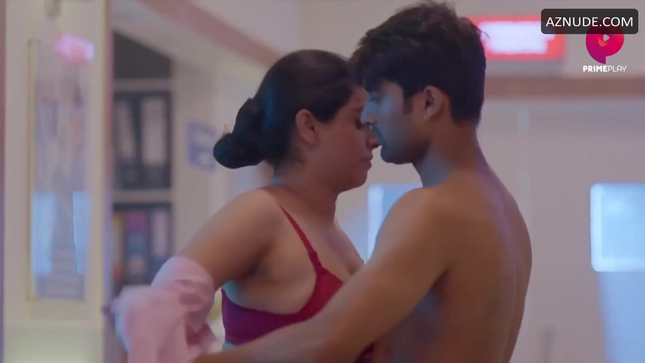 Priya Roy Breasts Scene in Ilaaj