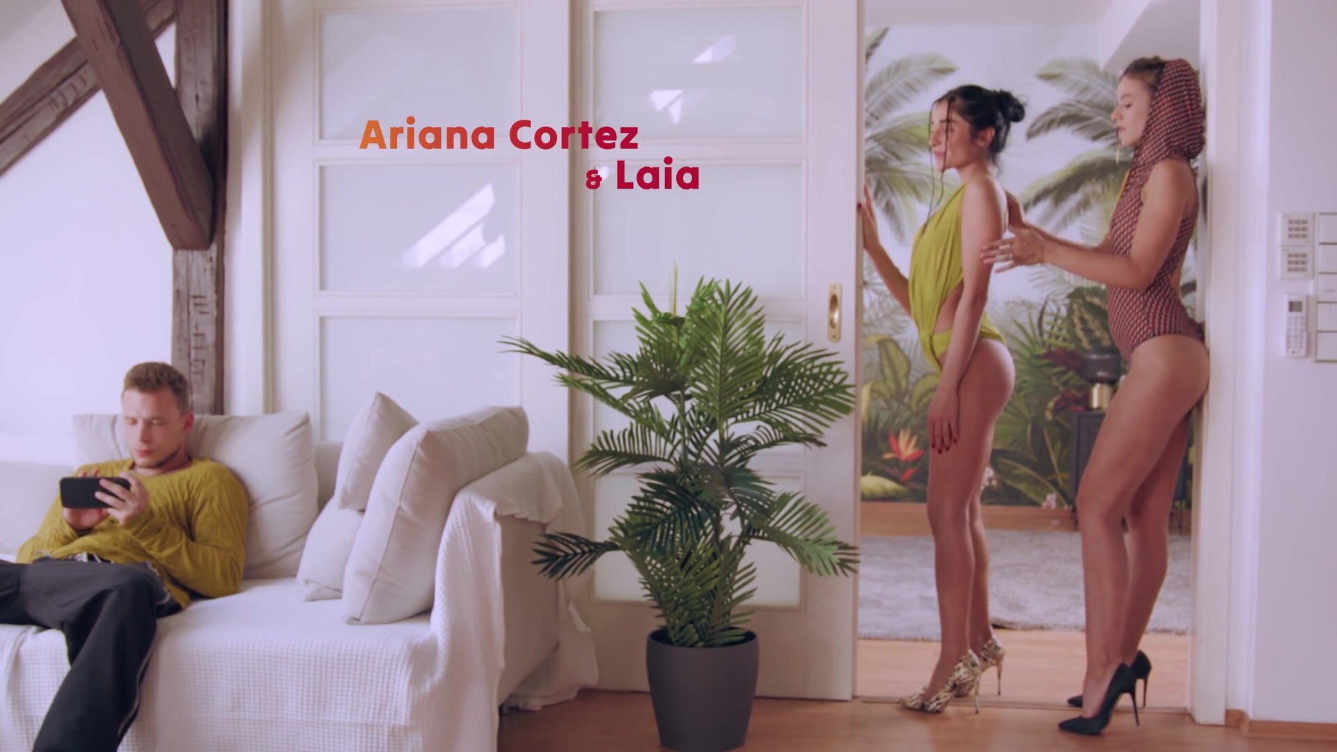 Ariana Cortez & Laia - Fire Dive