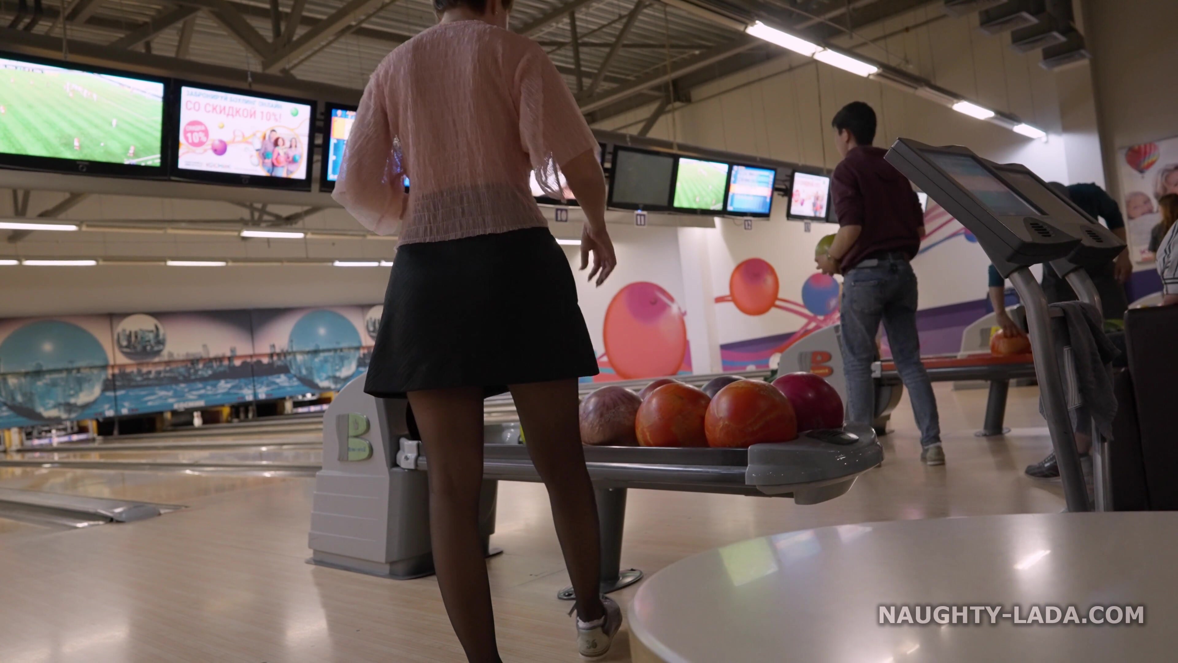 Naughty Lada - Bowling