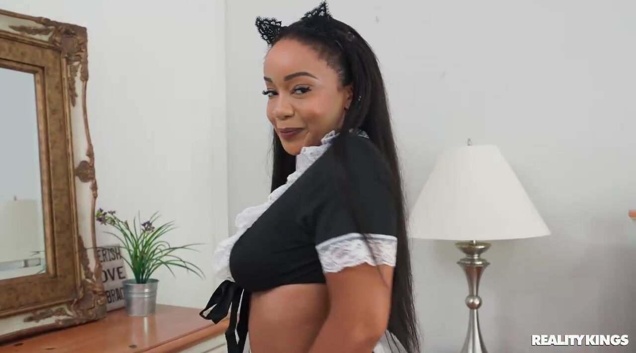 Lily Starfire - Trying On Cosplay For My Roommate [HD Porn]