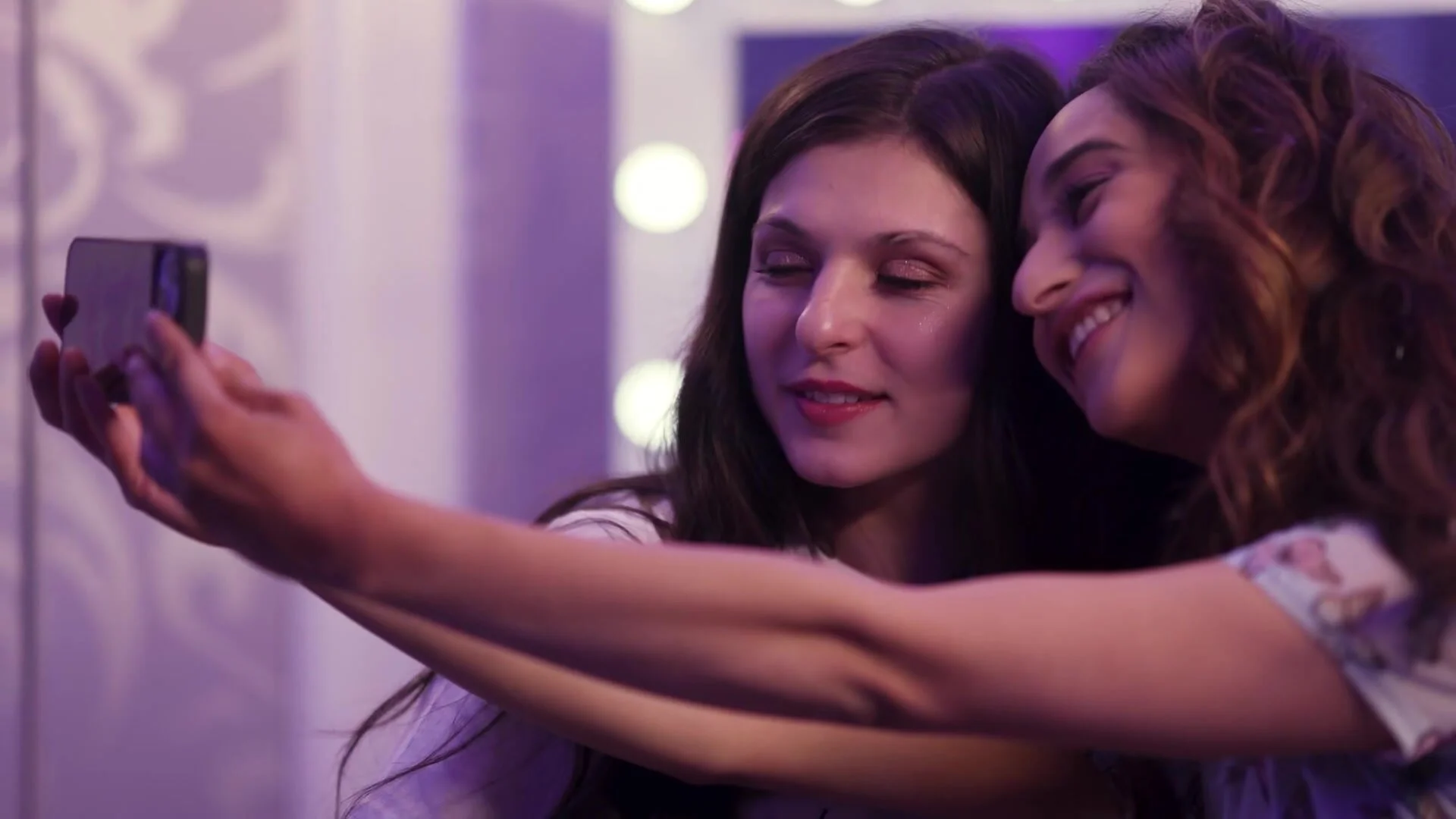 Isabella Nice & Leah Gotti - Trending In Love | Porn...