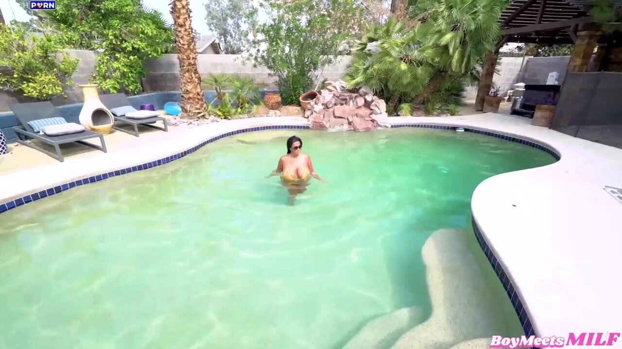 Kailani Kai - Beautiful Busty Milf Caught Me By The Pool And I Got Her Wet