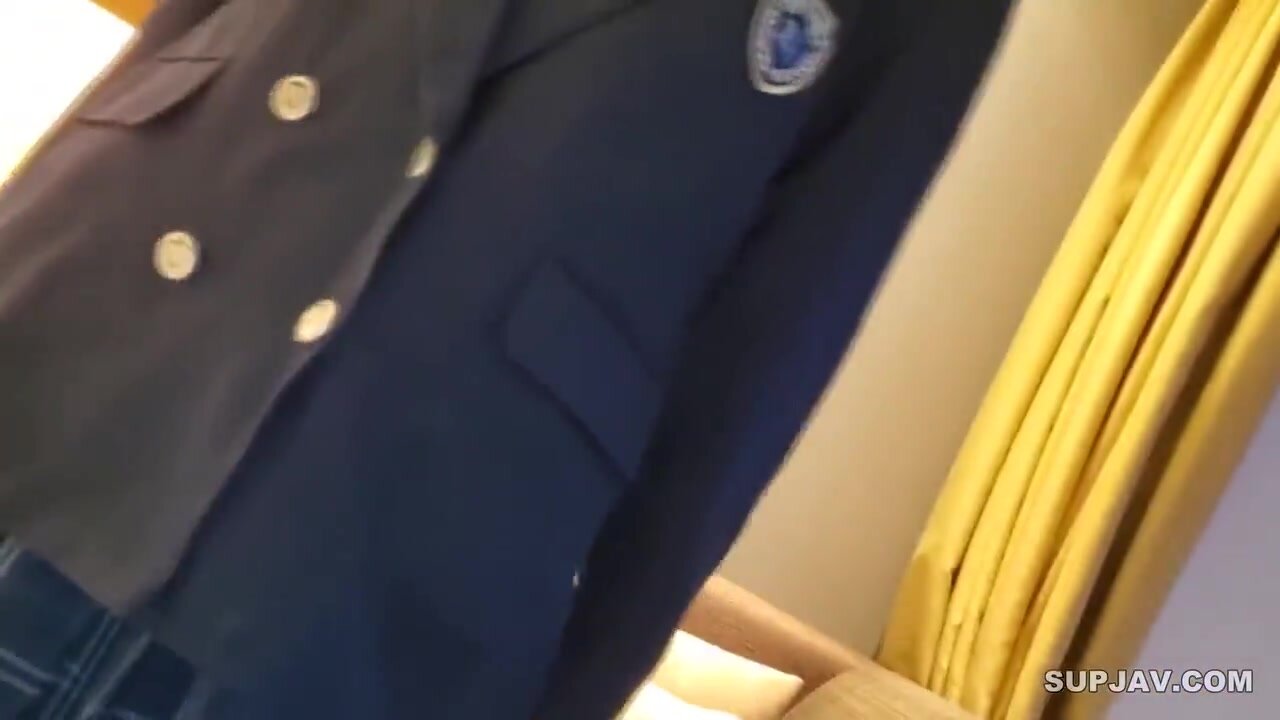 A slightly selfish devilish girl in a uniform who works in secret. She complains while spreading her legs and when I fuck her raw, she says “it’s big” in a cute voice…