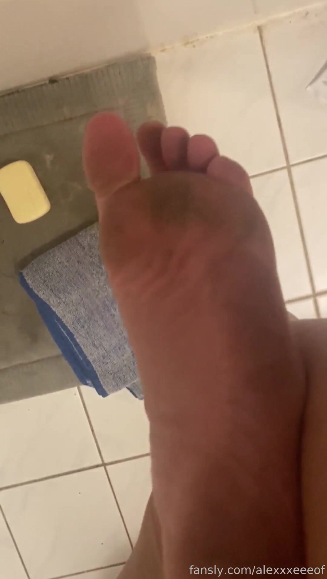 Fansly - @Alexxxeeeof - Dirty feets, sole's worship