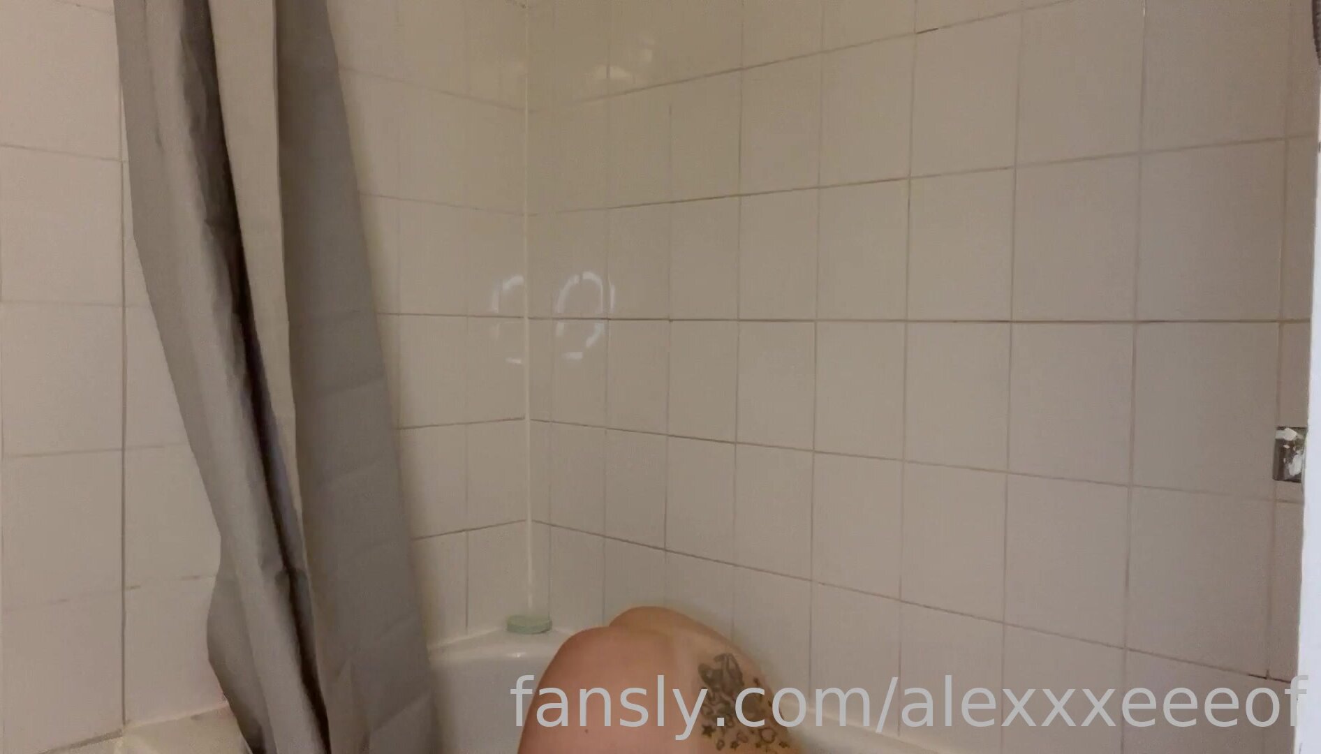 Fansly - @Alexxxeeeof - Its shower time