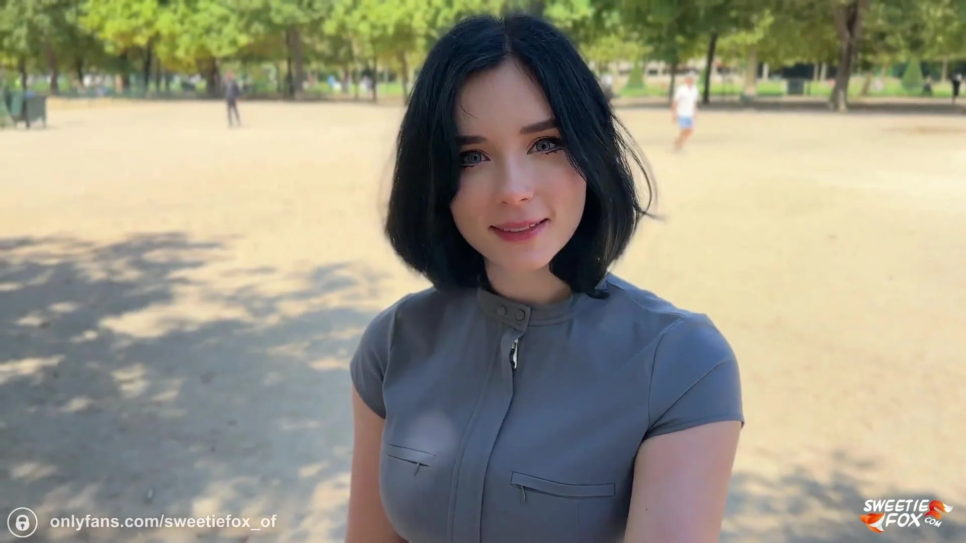 Sweetie Fox - PH - A Beautiful Stranger From Paris L...