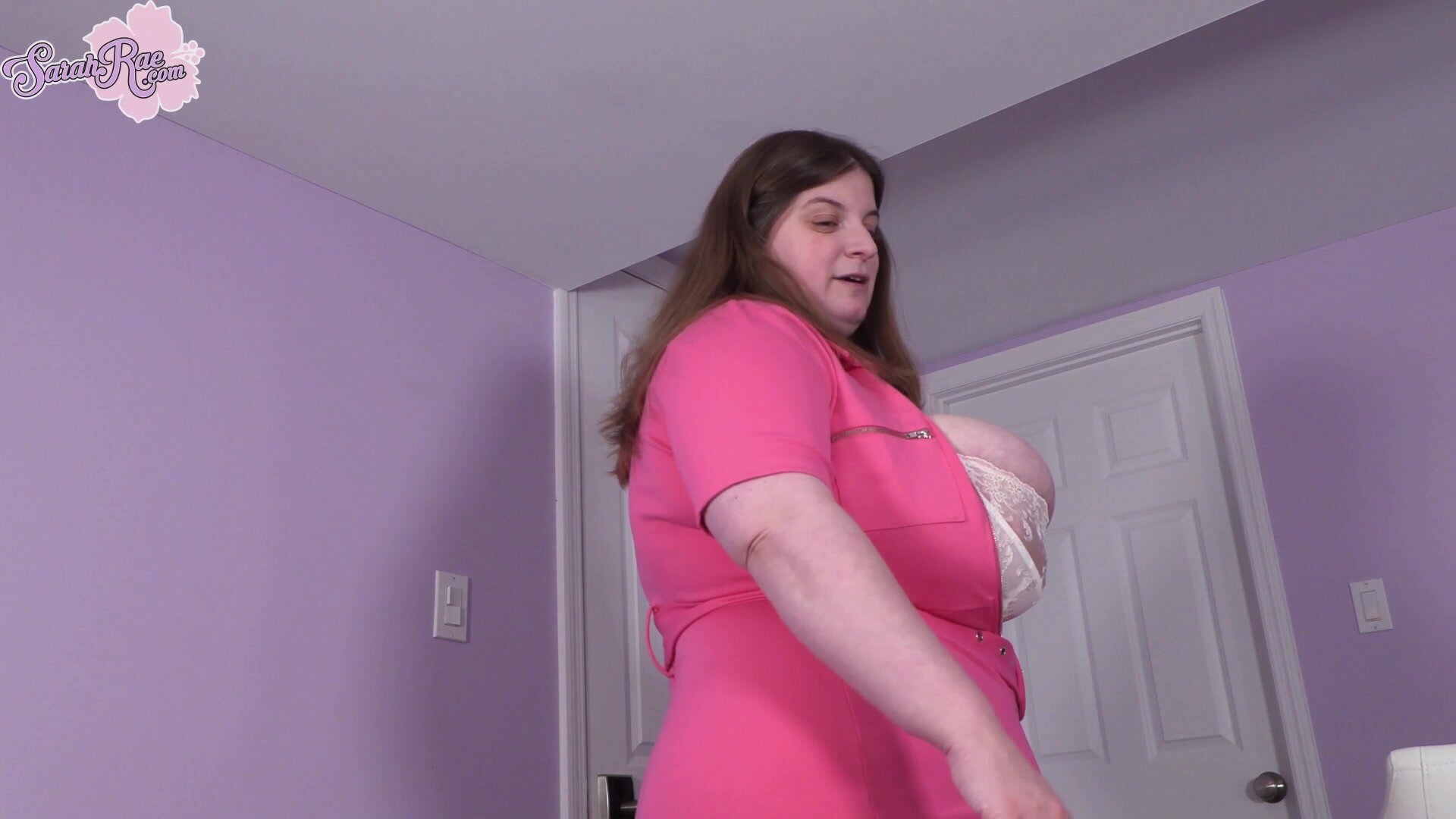 ManyVids - Sarah Rae - Mommy Walks In