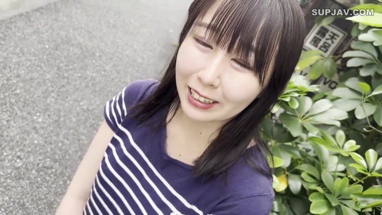 First time filming * No experience with men “My toy broke…” Riho-chan (24), who loves masturbation, gets wet and excited when she sees a real penis for the first time in her life. First time getting a live, in-person creampie [No] * Unpublished scenes as 