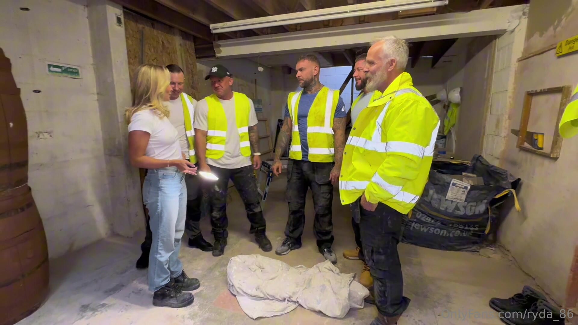 Bonnie Blue Gangbang Sex With Builders