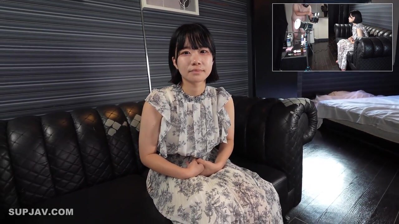 Hinatachan, 18 years old, officially signed an AV contract and another irresponsible impregnation stool girl was born! She is now using the pill to induce ovulation, and is having a half-contraceptive, half-contraceptive, half-contraceptive pussy cleaning