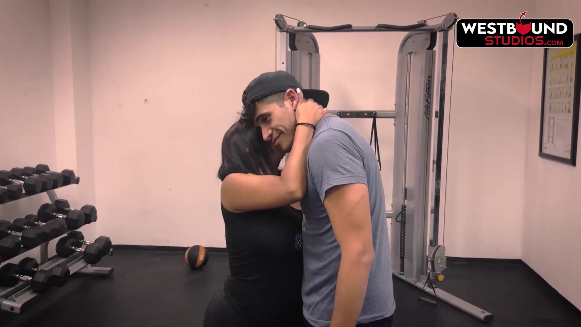 Sexy Latina MILF Kesha Ortega Fucking With a Gym Guy