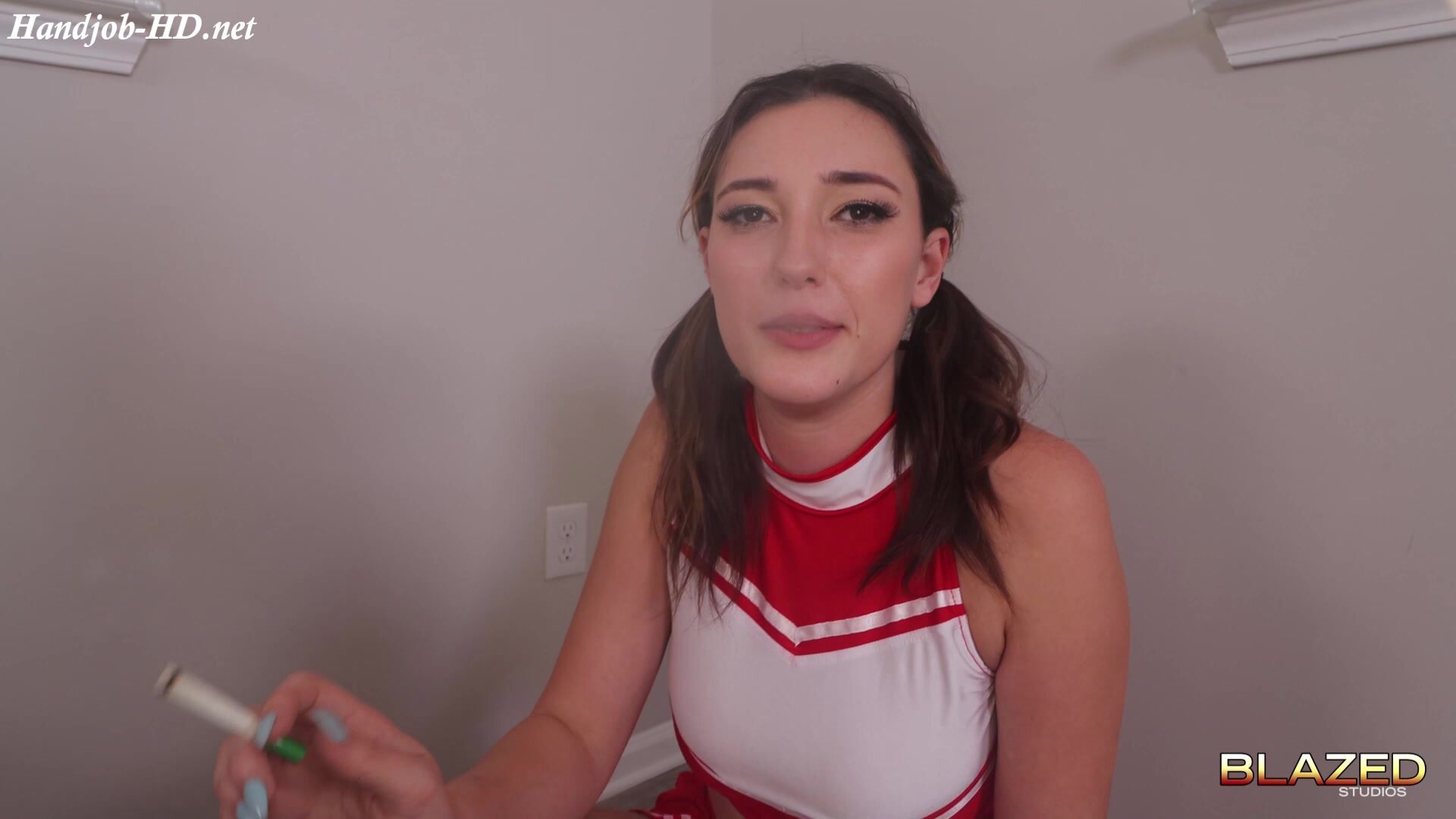 Katie Kingerie - Cheerleader Smoking Blowjob