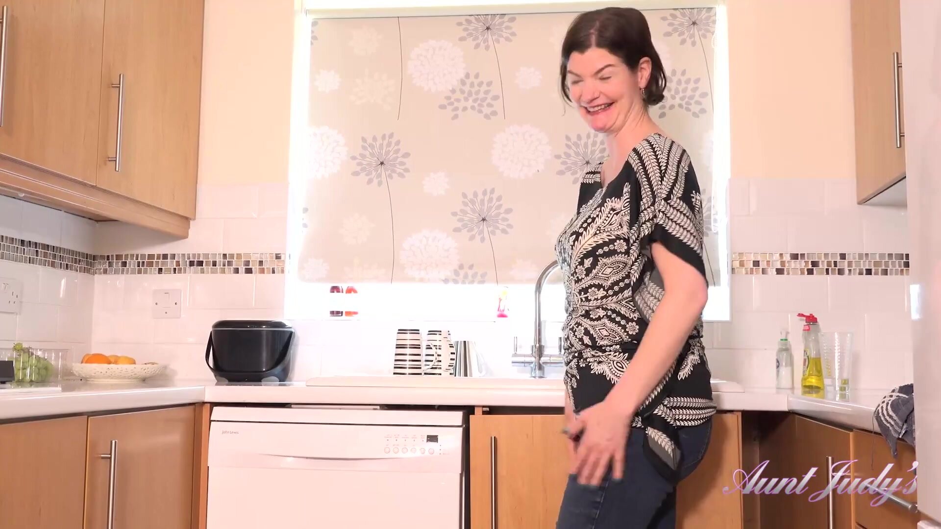 AuntJudys - 44yo Amateur MILF Jenny gives you JOI in the kitchen