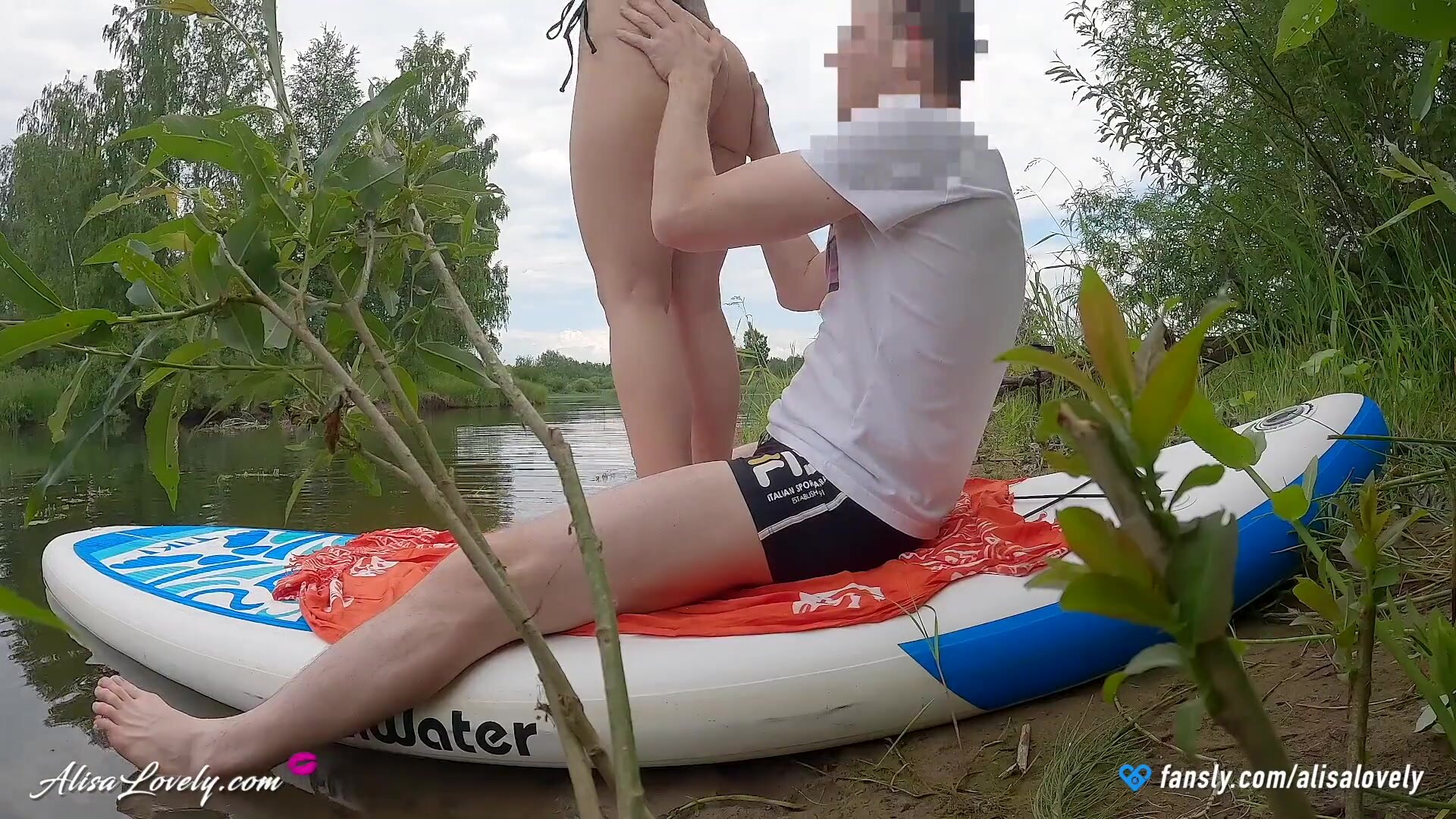 Alisa Lovely - He Fucked me Doggystyle during an Outdoor River Trip - Amateur Couple Sex