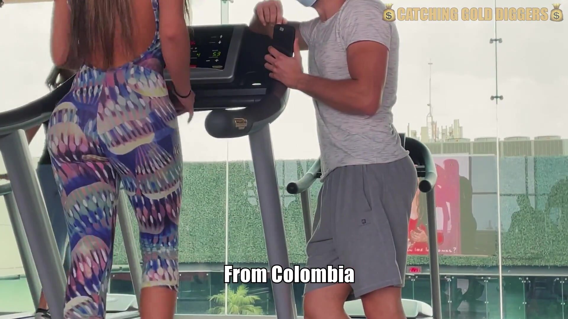 CatchingGoldDigger - Colombian Bubble Butt Girl Gets Picked up from the Gym to have a Unforgettable SEX!