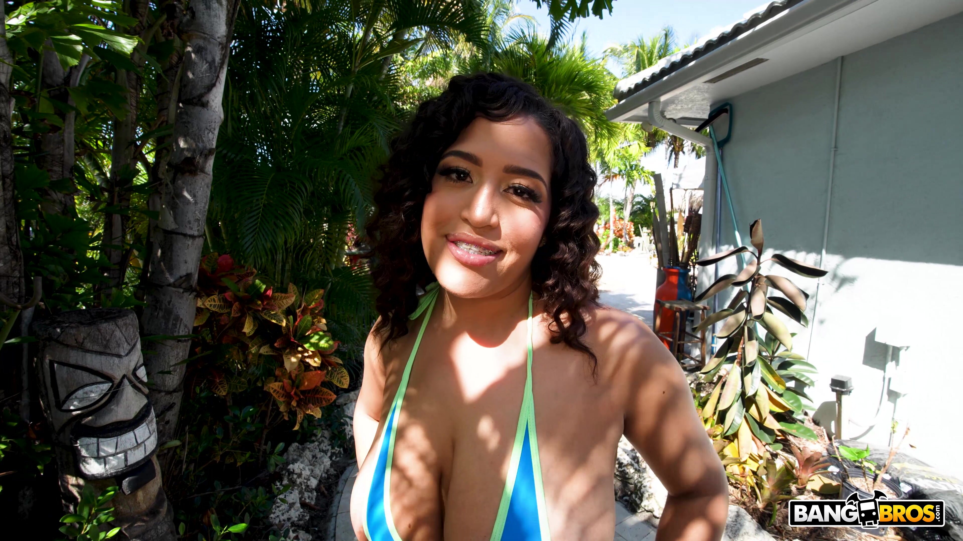 Funsized Megan - A Real Funsized Bangin in 4K