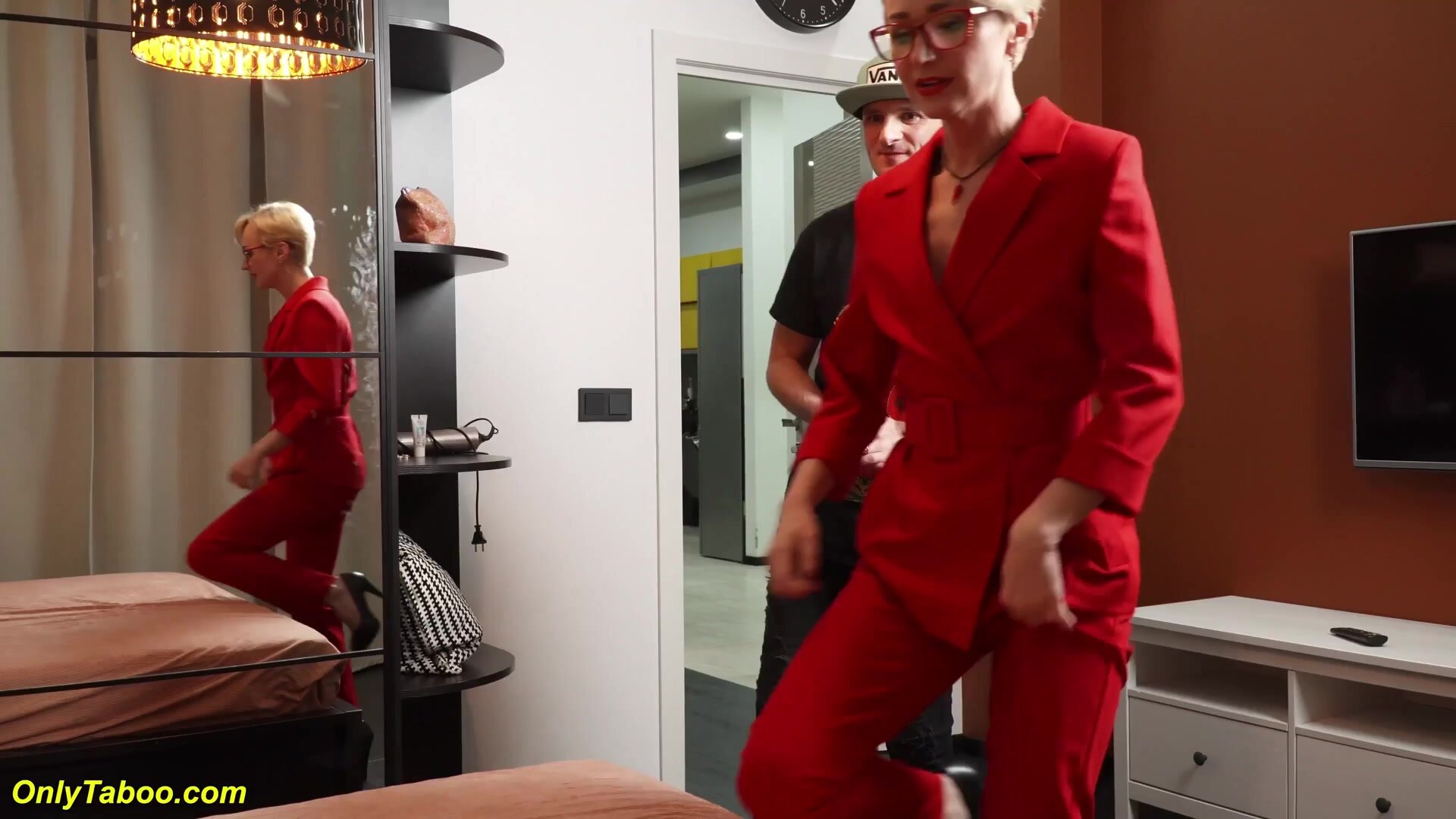 OnlyTaboo - Cherry Aleksa SStepmom Gives Footjob